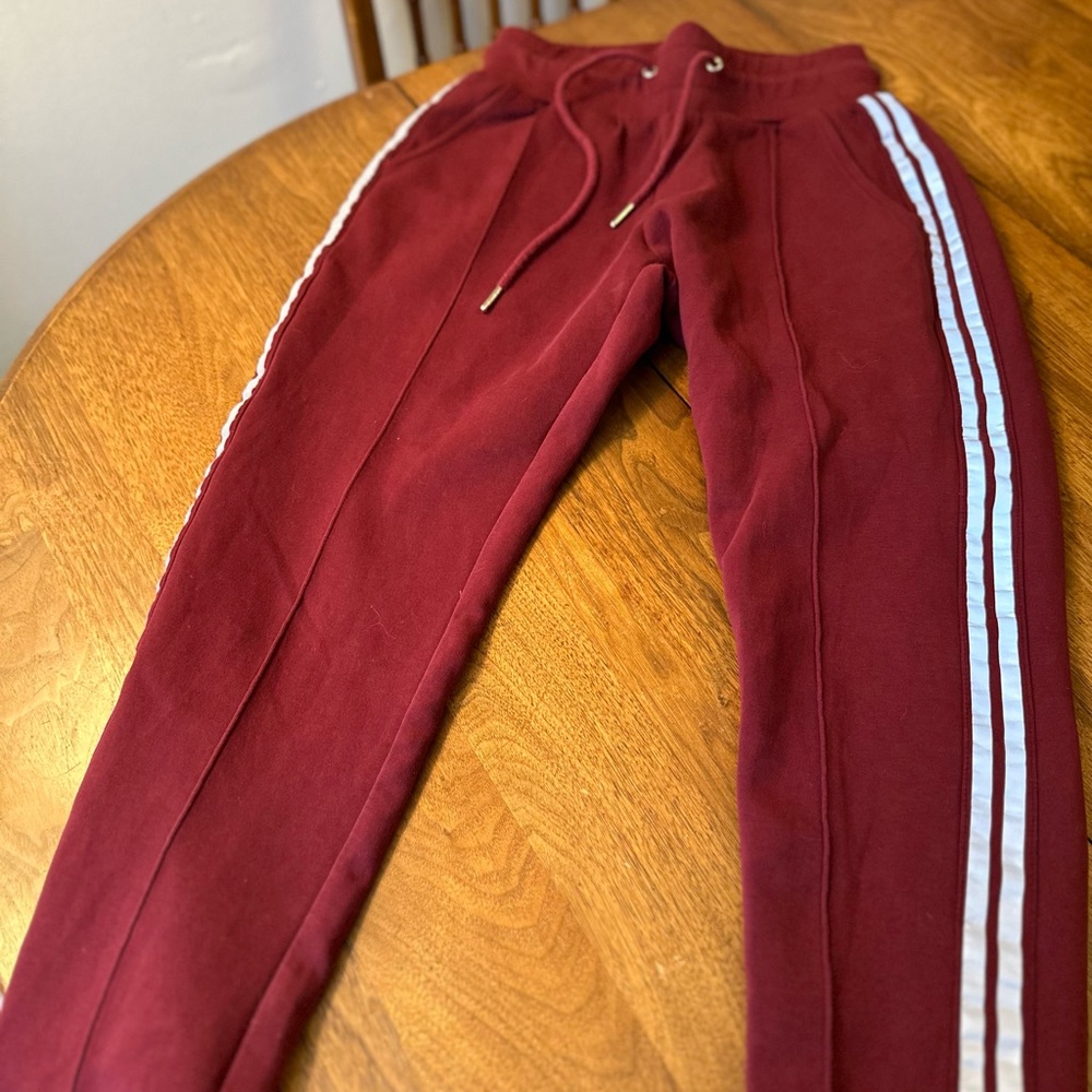 Buff bunny burgundy joggers women’s small